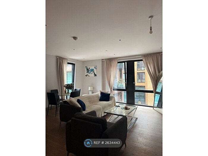 2 Bedroom Flat To Rent In Dray House, London, SW18