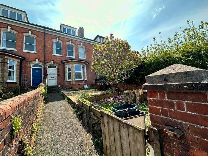 2 Bedroom Flat To Rent In Old Road, Tiverton, EX16