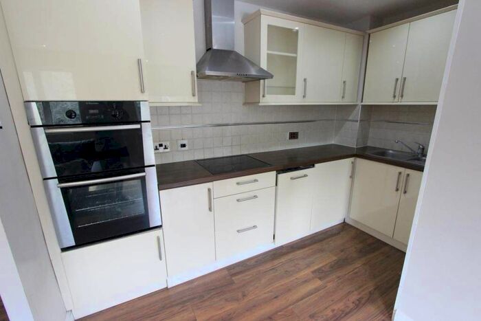 1 Bedroom Flat To Rent In Teresa Gardens, Waltham Cross, EN8