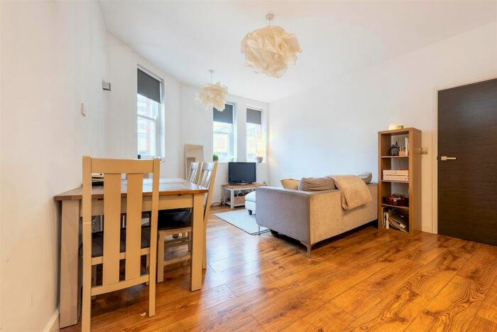 2 Bedroom Flat To Rent In Putney High Street, London, SW15