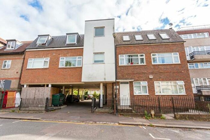 1 Bedroom Flat To Rent In Raglan Road, Walthamstow, London, E17