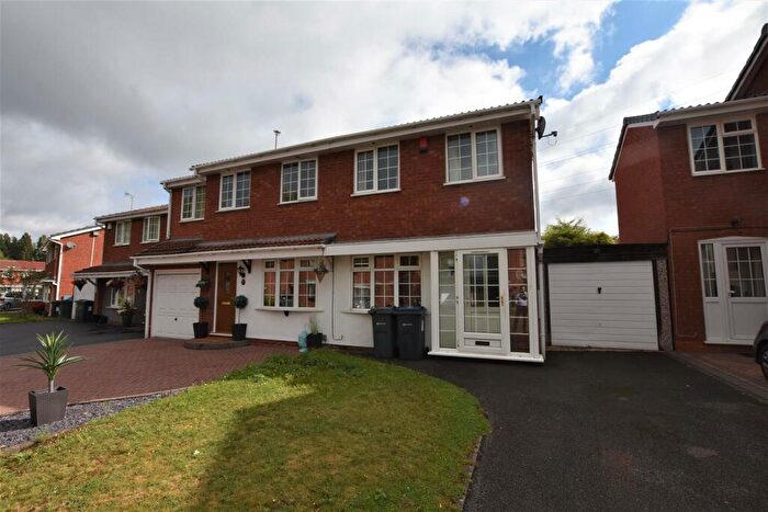 2 Bedroom House To Rent In Sparrey Drive, Birmingham, B30