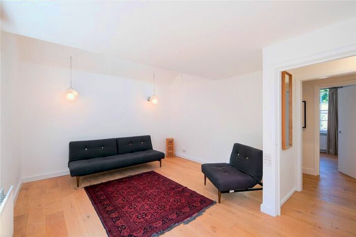 2 Bedroom Flat To Rent In Myddelton Street, London, EC1R