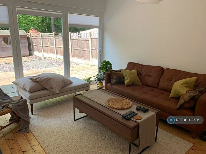 4 Bedroom End Of Terrace House To Rent In Peel Road, London, E18