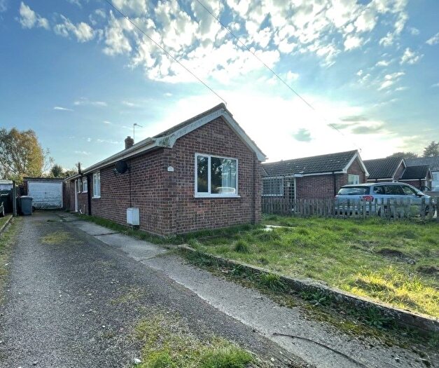 3 Bedroom Semi-Detached Bungalow For Sale In Lingwood Gardens, Lingwood, Norwich, Norfolk, NR13