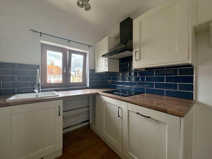 1 Bedroom Flat For Sale In Old Farm Road, Oakdale, Poole, BH15
