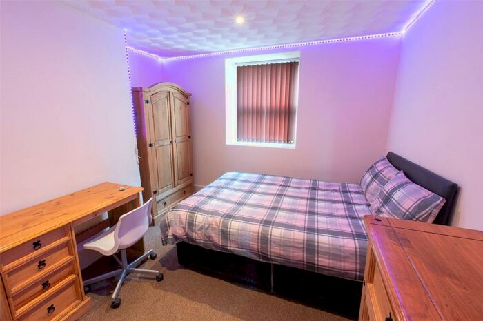 10 Bedroom House To Rent In Holyhead Road., Bangor, Gwynedd, LL57