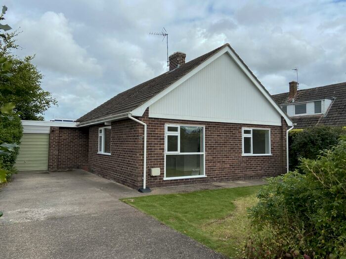 3 Bedroom Bungalow To Rent In Andrew Crescent, Chester, CH4