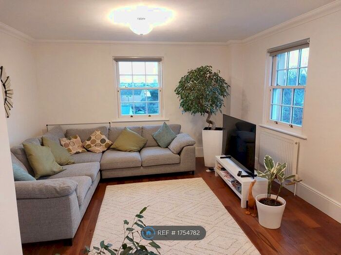 2 Bedroom Flat To Rent In The Park, Cheltenham, GL50