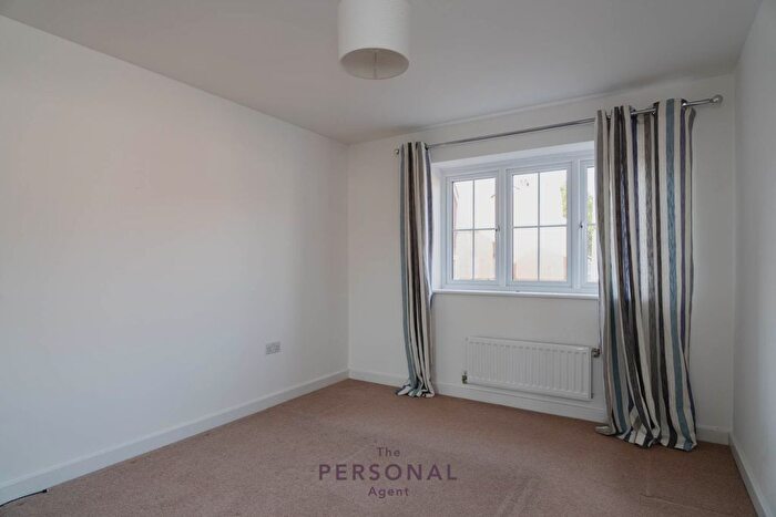 1 Bedroom Flat To Rent In Hayton Crescent, Tadworth, KT20