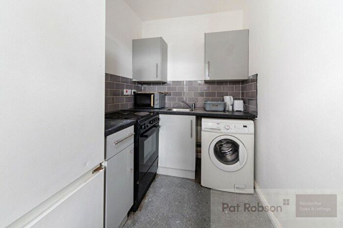 2 Bedroom Apartment To Rent In Shields Road West, Byker, Newcastle Upon Tyne, NE6