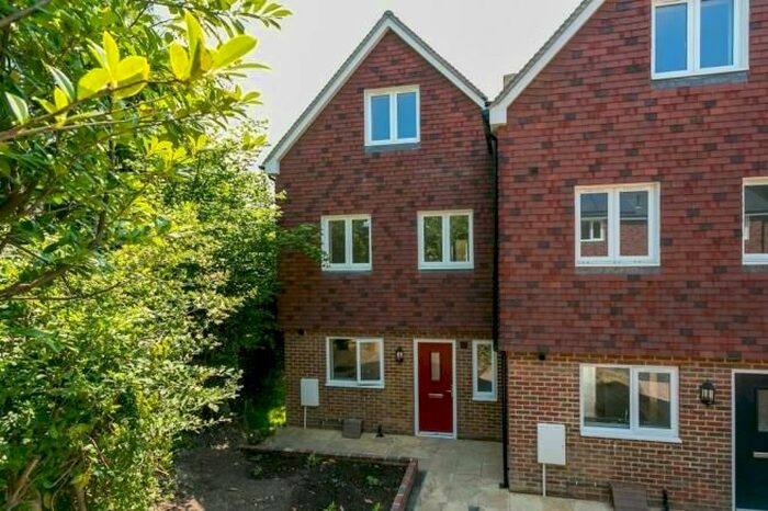 4 Bedroom Detached House To Rent In St Catherine's Court, Mutton Hall Hill, TN21