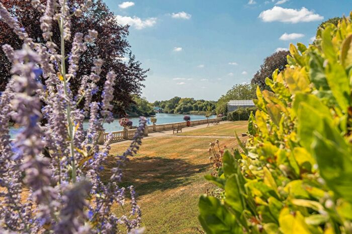1 Bedroom Flat For Sale In Thames Eyot, Cross Deep, Twickenham, TW1