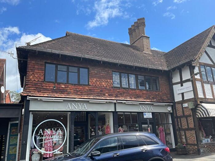 Flat For Sale In West Street, Haslemere, GU27