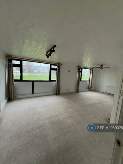 2 Bedroom Flat To Rent In Poole, Poole, BH17