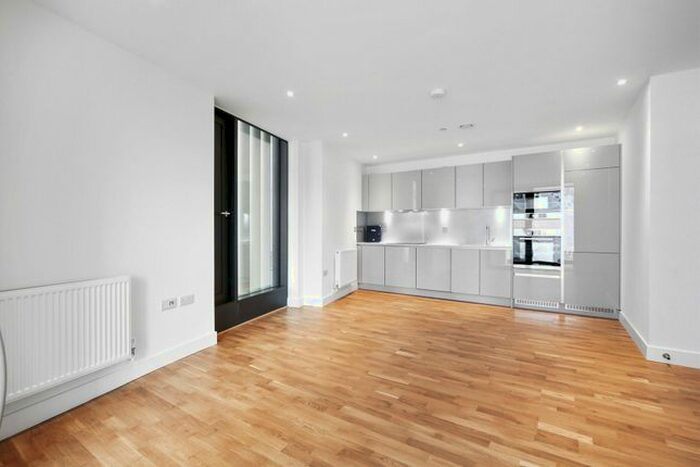 1 Bedroom Flat To Rent In Station Road, London, SE13