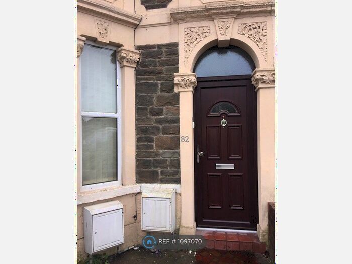 2 Bedroom Flat To Rent In Hillside Road, Bristol, BS5