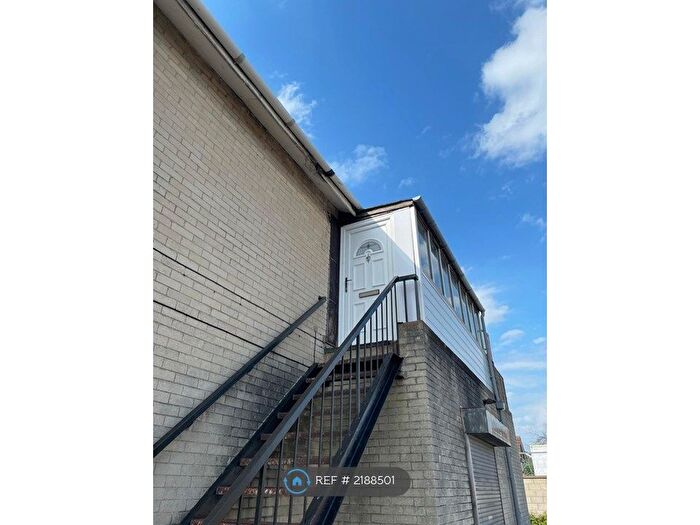 3 Bedroom Flat To Rent In Armthorpe, Doncaster, DN3