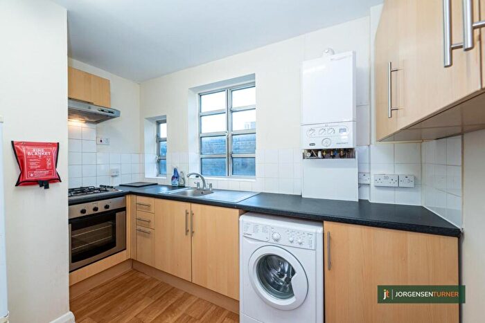 2 Bedroom Flat To Rent In High Street, Barnet, EN5