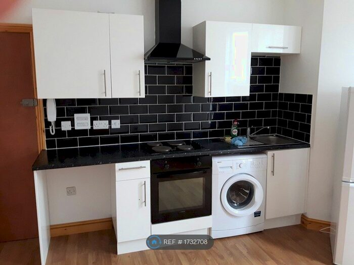 1 Bedroom Flat To Rent In Landguard Road, Southampton, SO15