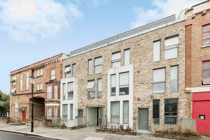 2 Bedroom Flat To Rent In Southern Row, London, W10