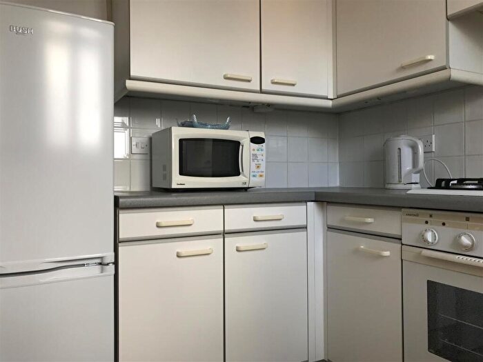 2 Bedroom Apartment To Rent In Sunny Gardens Road, Hendon, London, NW4