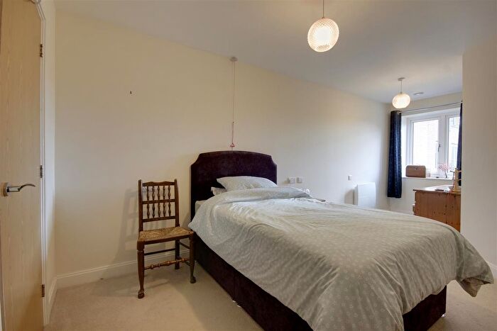 1 Bedroom Flat For Sale In Field Close, Cottingham, HU16