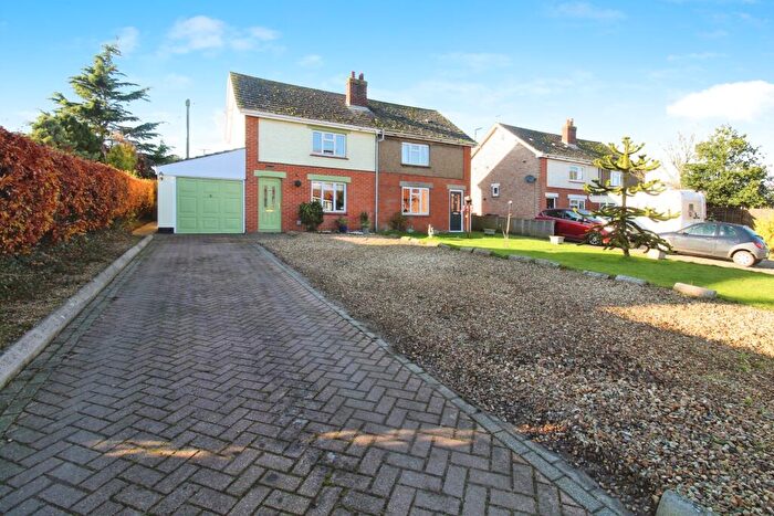 3 Bedroom Semi-Detached House For Sale In Watton Road, Larling, Norwich, NR16