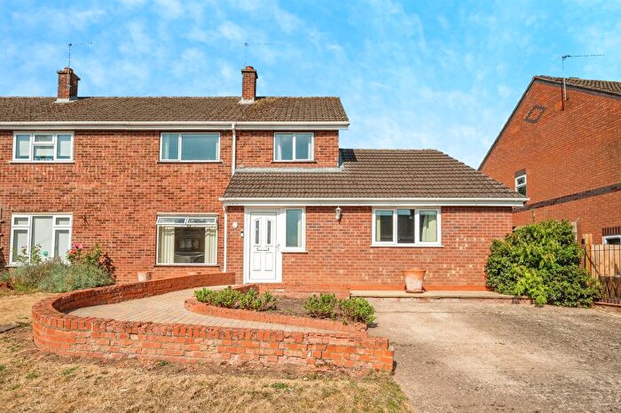 4 Bedroom Semi-Detached House For Sale In Grasmere Drive, Worcester, WR4