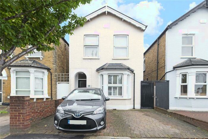 3 Bedroom Detached House To Rent In Kings Road, Kingston Upon Thames, KT2