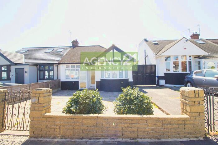 2 Bedroom Bungalow To Rent In Jerningham Avenue, Clay Hall, IG5