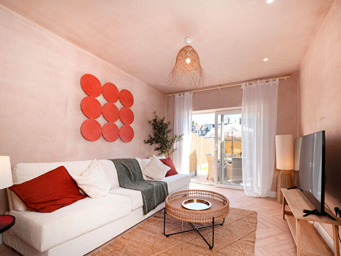 3 Bedroom Flat To Rent In Southwood Road, Ramsgate, CT11