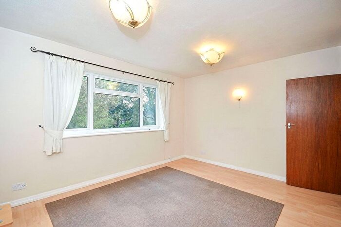 1 Bedroom Flat To Rent In Cornwallis Road, Maidstone, Kent, ME16