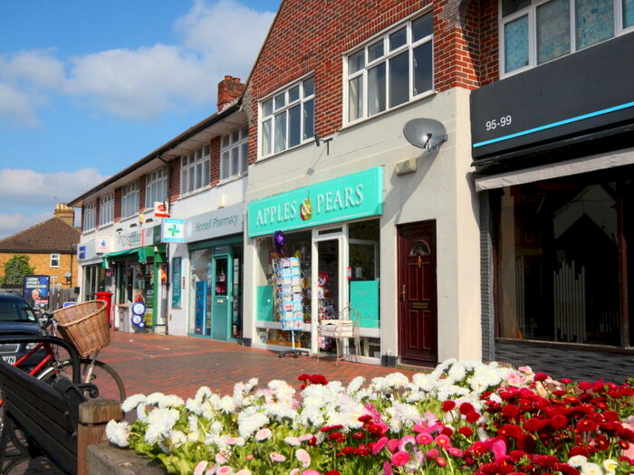 2 Bedroom Flat To Rent In Horsell, Woking, GU21