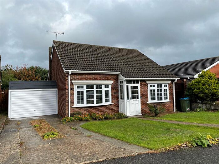 2 Bedroom Detached Bungalow To Rent In Gresham Avenue, Hartley, DA3