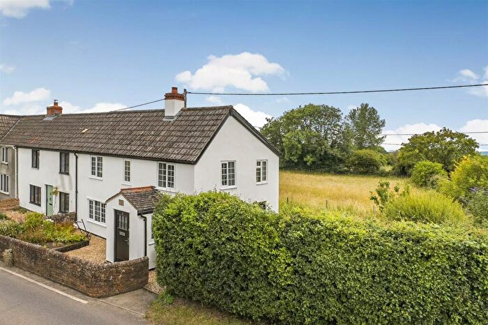 3 Bedroom Semi-Detached House For Sale In Common Hill, Steeple Ashton, BA14