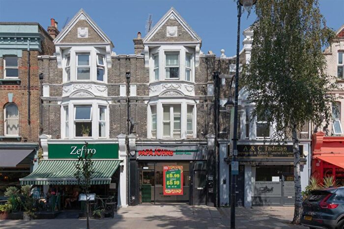 1 Bedroom Flat For Sale In High Street, Wanstead, E11