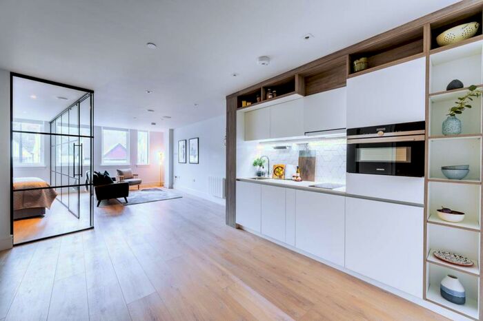 1 Bedroom Flat To Rent In Brighton Road, Croydon, Purley, CR8