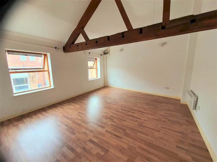 2 Bedroom Flat To Rent In Little Underbank, Stockport, SK1