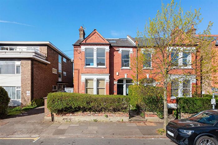 1 Bedroom Flat For Sale In Montague Road, London, SW19