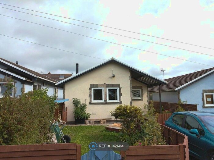 2 Bedroom Bungalow To Rent In Miles Lane, Swansea, SA3
