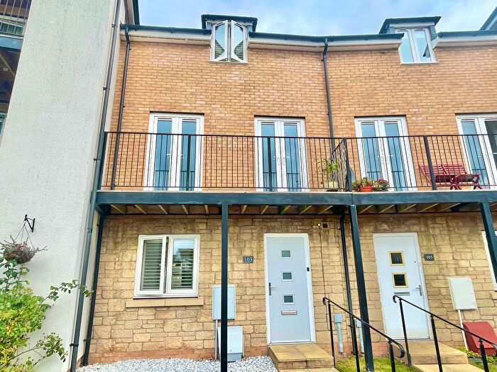 3 Bedroom Semi-Detached House To Rent In Admiral Way, Exeter, EX2