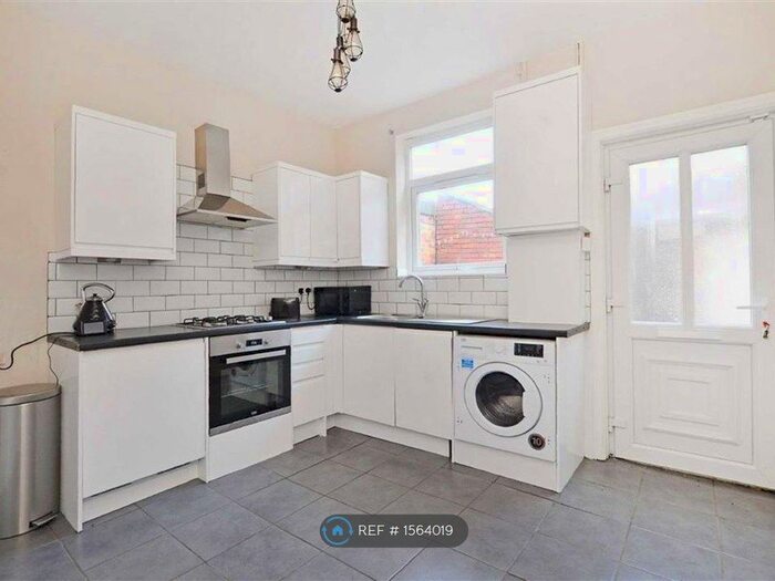 3 Bedroom Terraced House To Rent In Ashford Road, Sheffield, S11