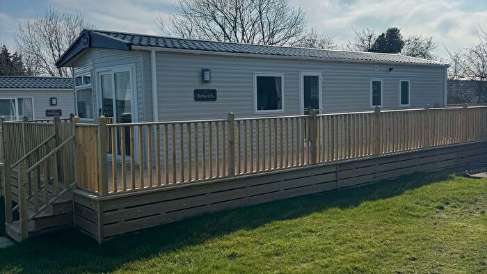 2 Bedroom Mobile/park Home For Sale In Ugthorpe, Whitby, YO21
