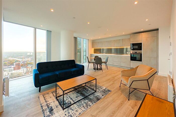 2 Bedroom Apartment To Rent In The Blade, M15