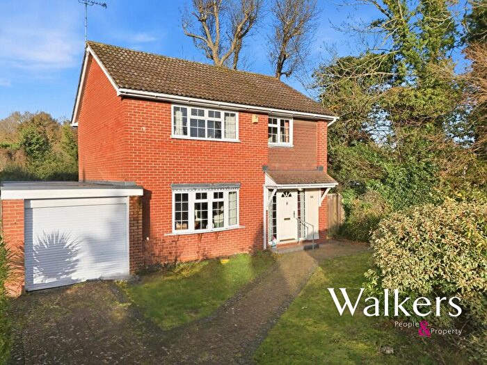 4 Bedroom Detached House For Sale In Avenue Road, Ingatestone, CM4