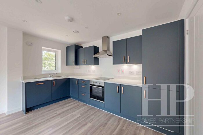 2 Bedroom Flat To Rent In Meadowsweet House, Crosswater Road, RH10