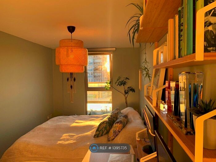 3 Bedroom Flat To Rent In Ashview Apartments, London, N4