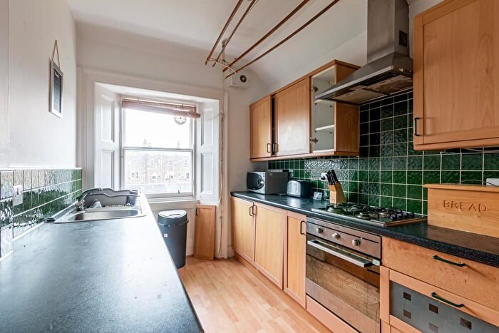 2 Bedroom Flat To Rent In Buckingham Terrace, Edinburgh, EH4