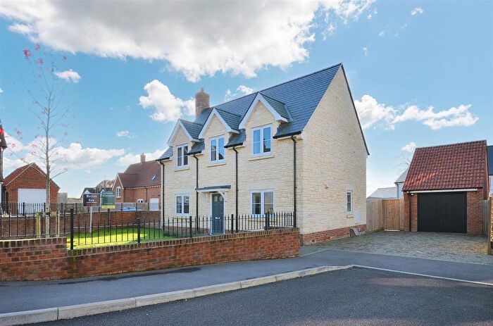 3 Bedroom Detached House For Sale In Higher Stour Meadow, Marnhull, Sturminster Newton, DT10